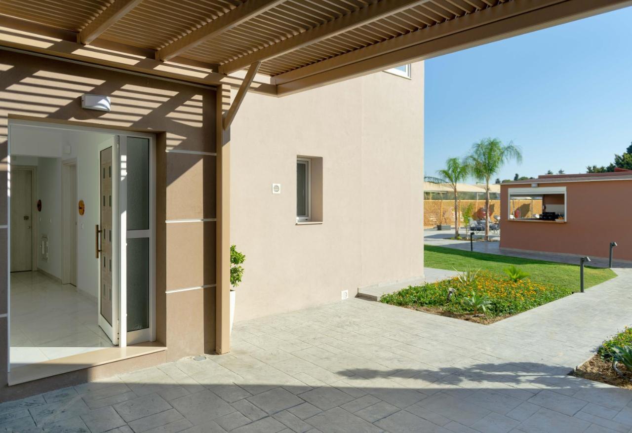 L & C Boutique Apartments Kremasti  Exterior photo
